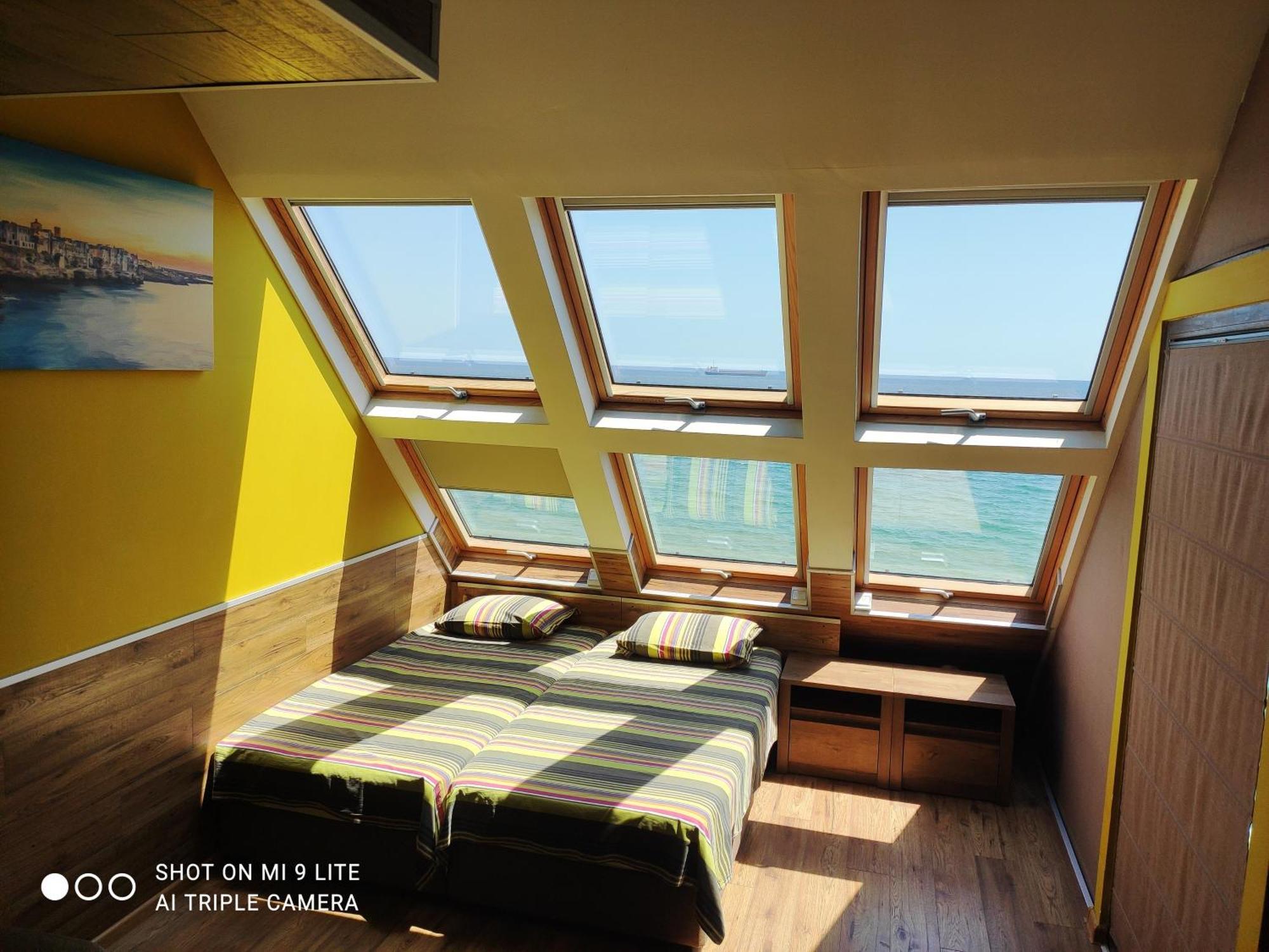 Hemingway Rooms In Happy Beach Varna Exterior photo
